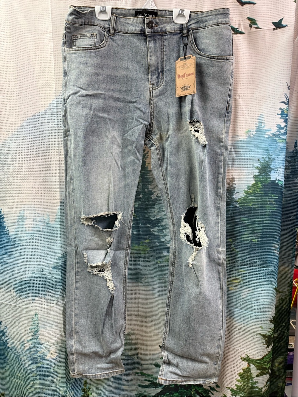 NWT- Heyfanee Men’s Greyish blue slim fit jeans ripped and stressed